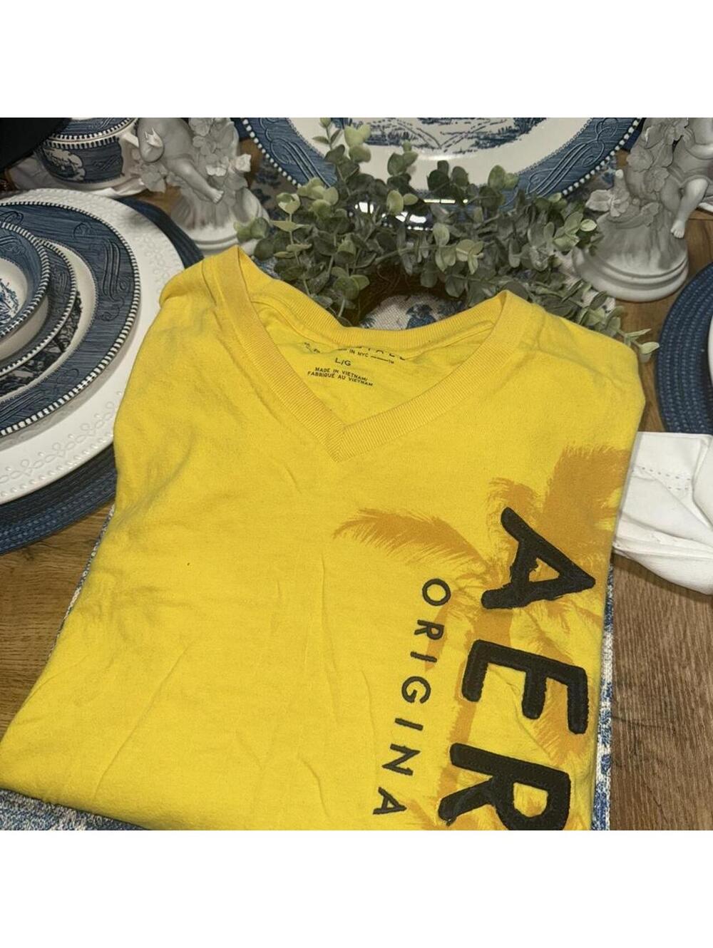 Aeropostale Men's Yellow Tshirt